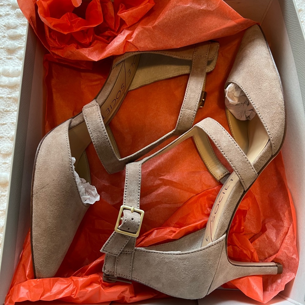 Womens sole society suede beige comfortable heels